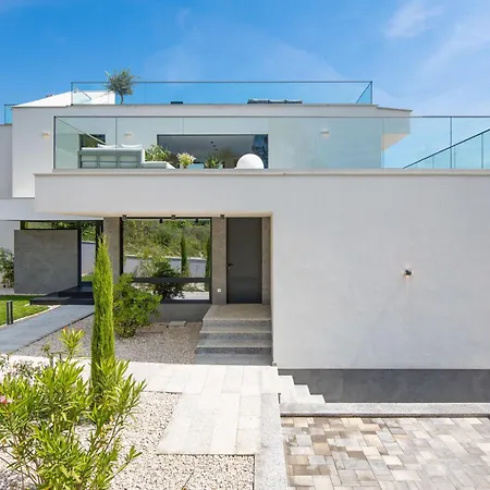 Opatija Sky By Interhome マトゥリ